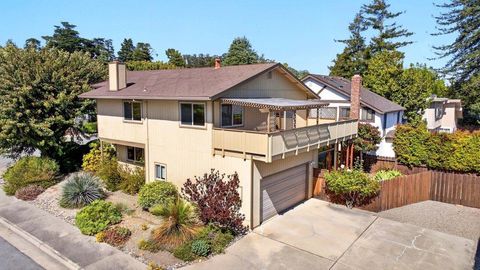 Photo of 111 Westmoor Drive, SANTA CRUZ, CA 95060 (MLS # ML82043862)