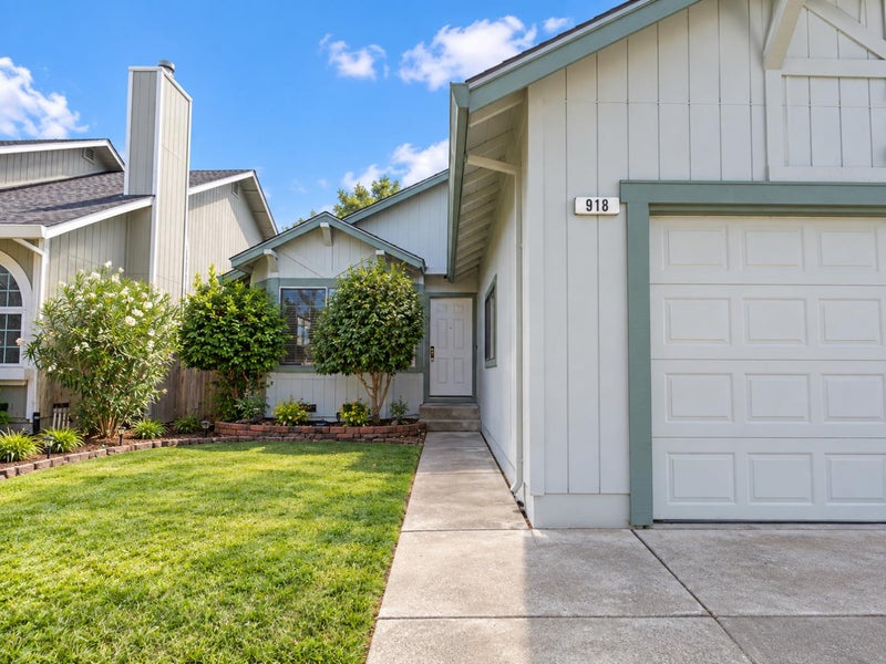 918 Pulteney Place