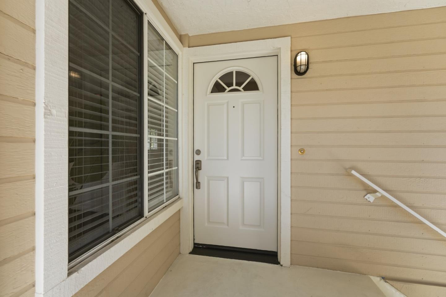 719 Hibiscus Place