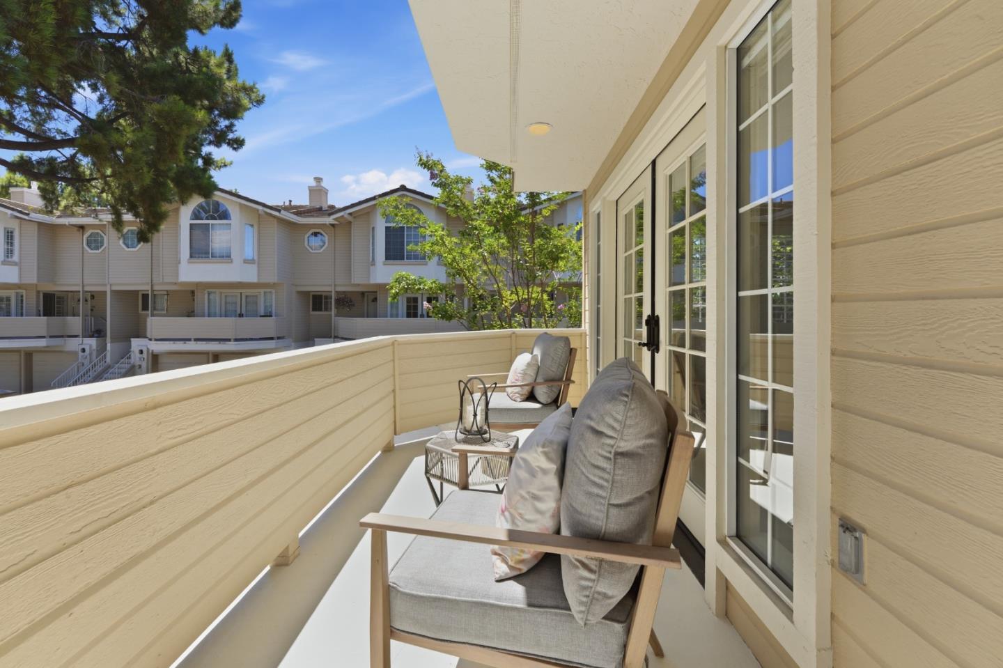719 Hibiscus Place