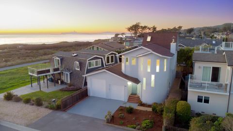 Photo of 211 Washington Boulevard, HALF MOON BAY, CA 94019 (MLS # ML82032816)