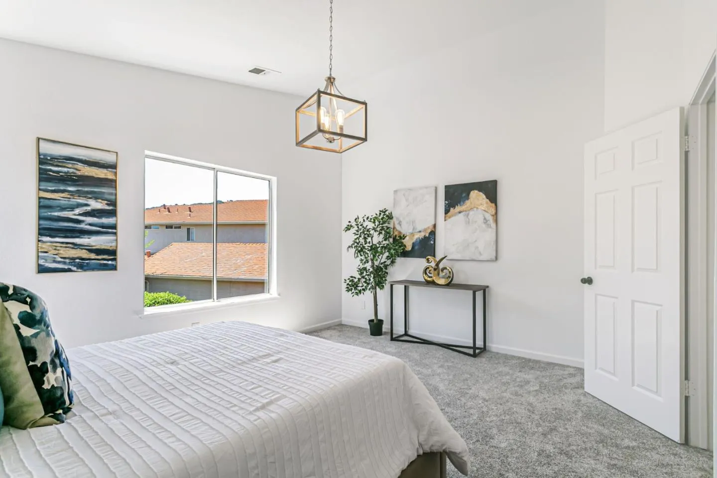 Gilroy, California 95020, United States, 4 Bedrooms Bedrooms, ,3 BathroomsBathrooms,Residential,Active,173115