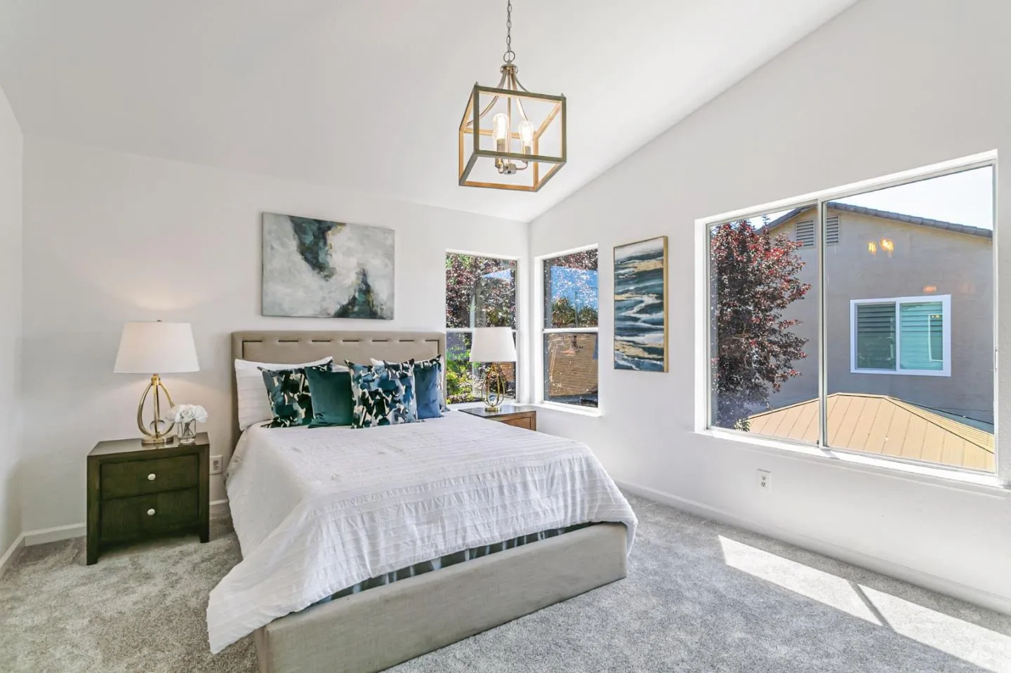 Gilroy, California 95020, United States, 4 Bedrooms Bedrooms, ,3 BathroomsBathrooms,Residential,Active,173115