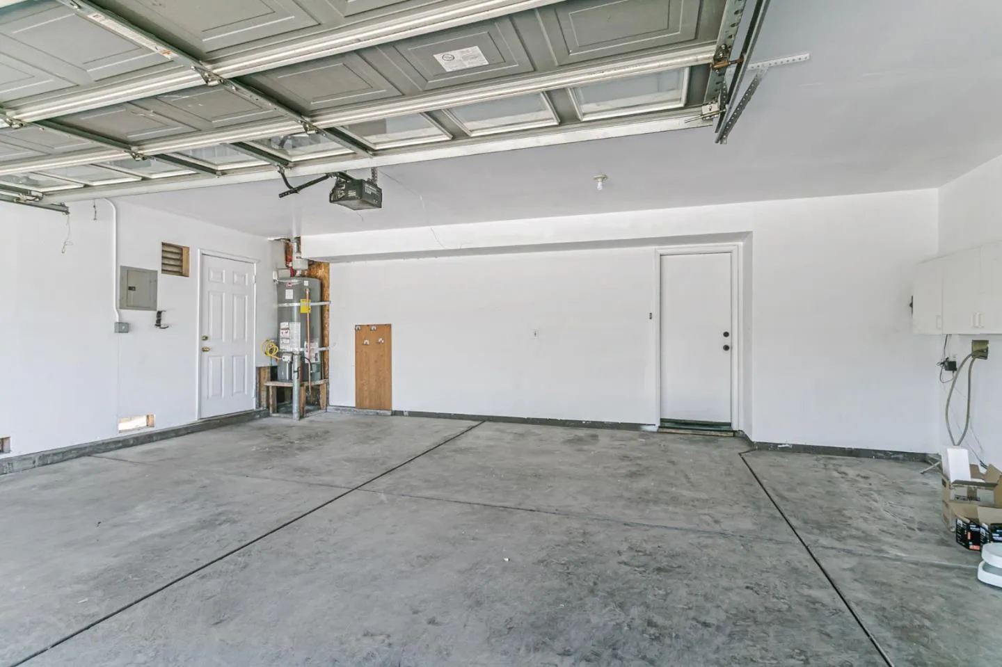 Gilroy, California 95020, United States, 4 Bedrooms Bedrooms, ,3 BathroomsBathrooms,Residential,Active,173115