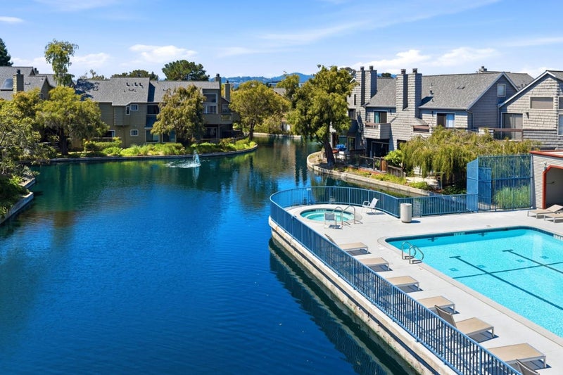 1217 Shoreline Drive