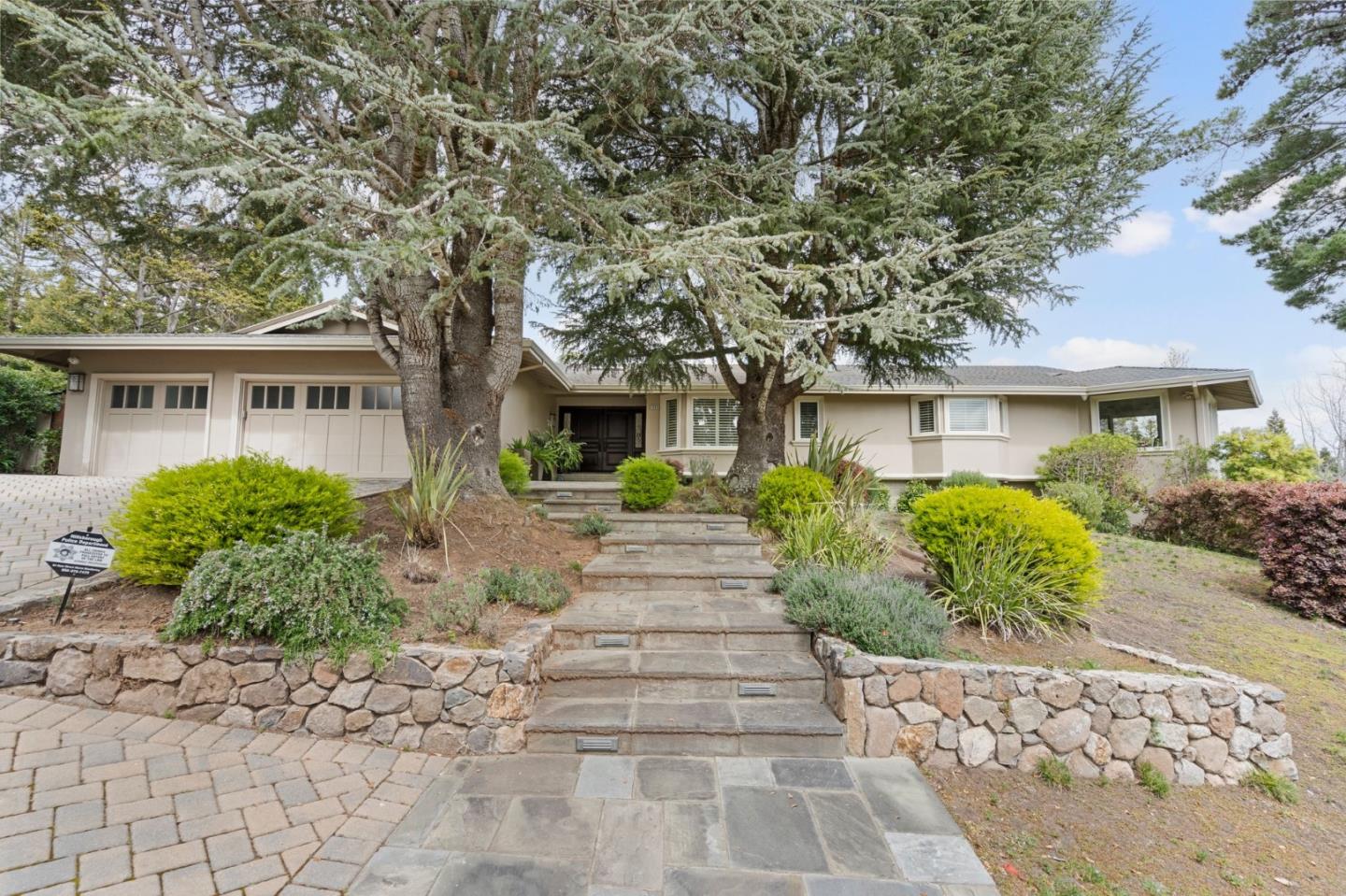 Lakeview DR