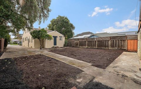 Tiny photo for 320 N 11th Street, SAN JOSE, CA 95112 (MLS # ML82027923)