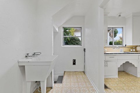 Tiny photo for 320 N 11th Street, SAN JOSE, CA 95112 (MLS # ML82027923)