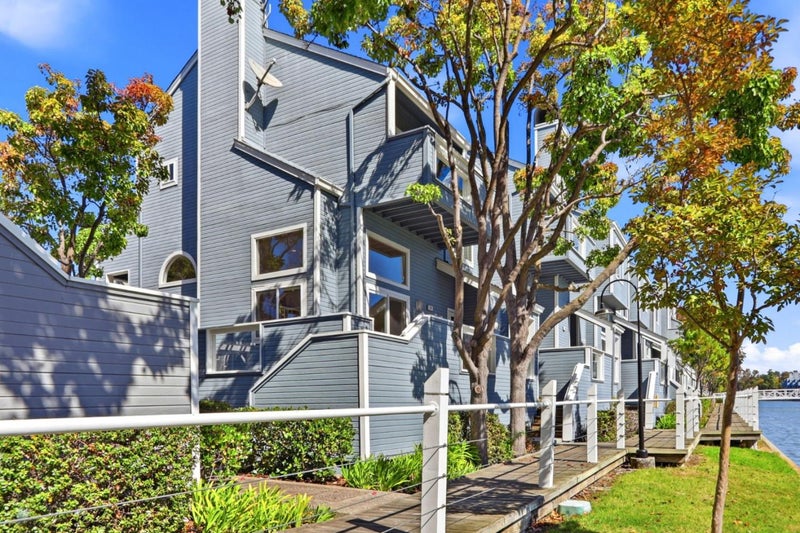 714 Portwalk Place