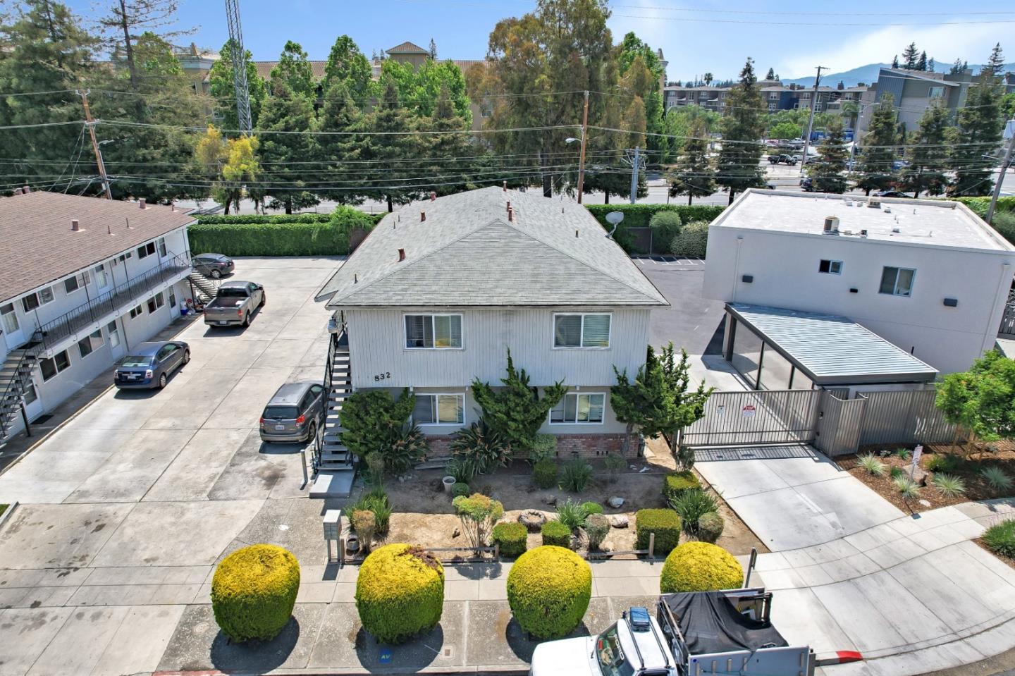 832 Deland Avenue