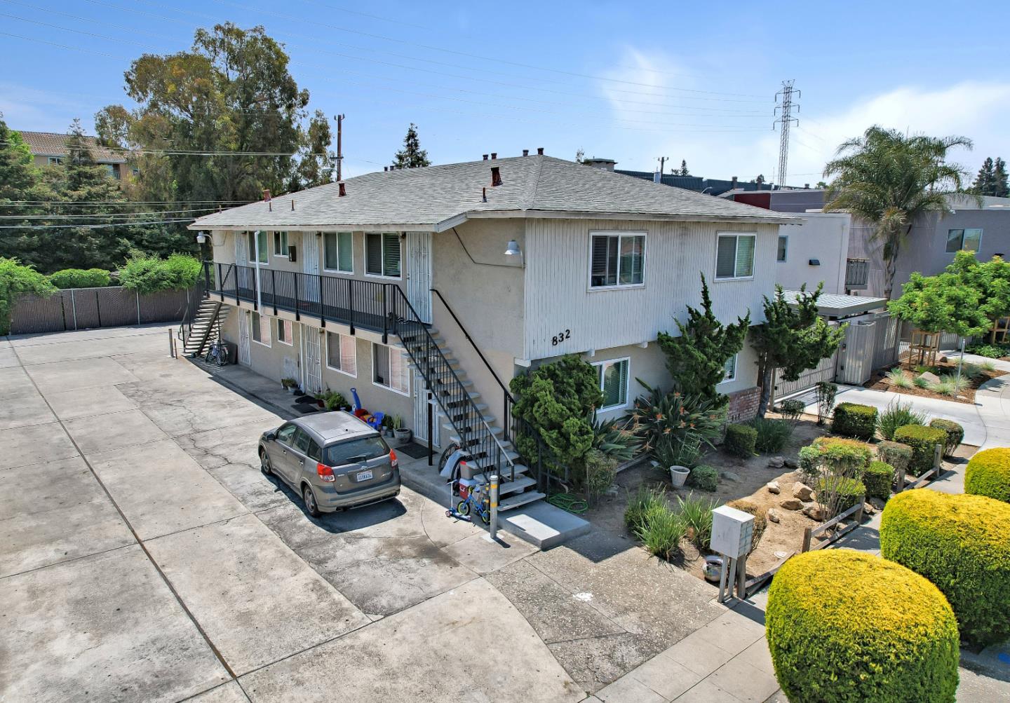 832 Deland Avenue