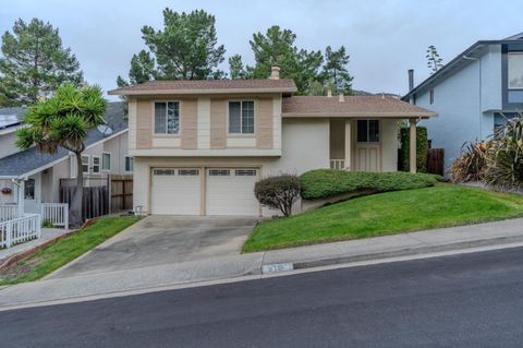 Photo of 810 Saint Lawrence Drive, PACIFICA, CA 94044 (MLS # ML82032331)