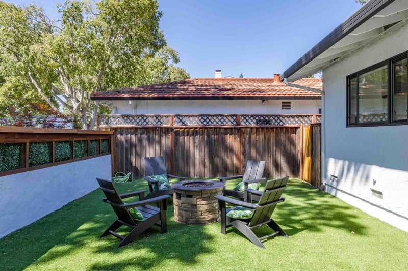1059 Lily Avenue