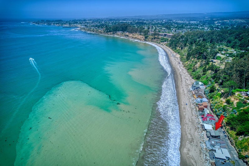 16 Potbelly Beach Road