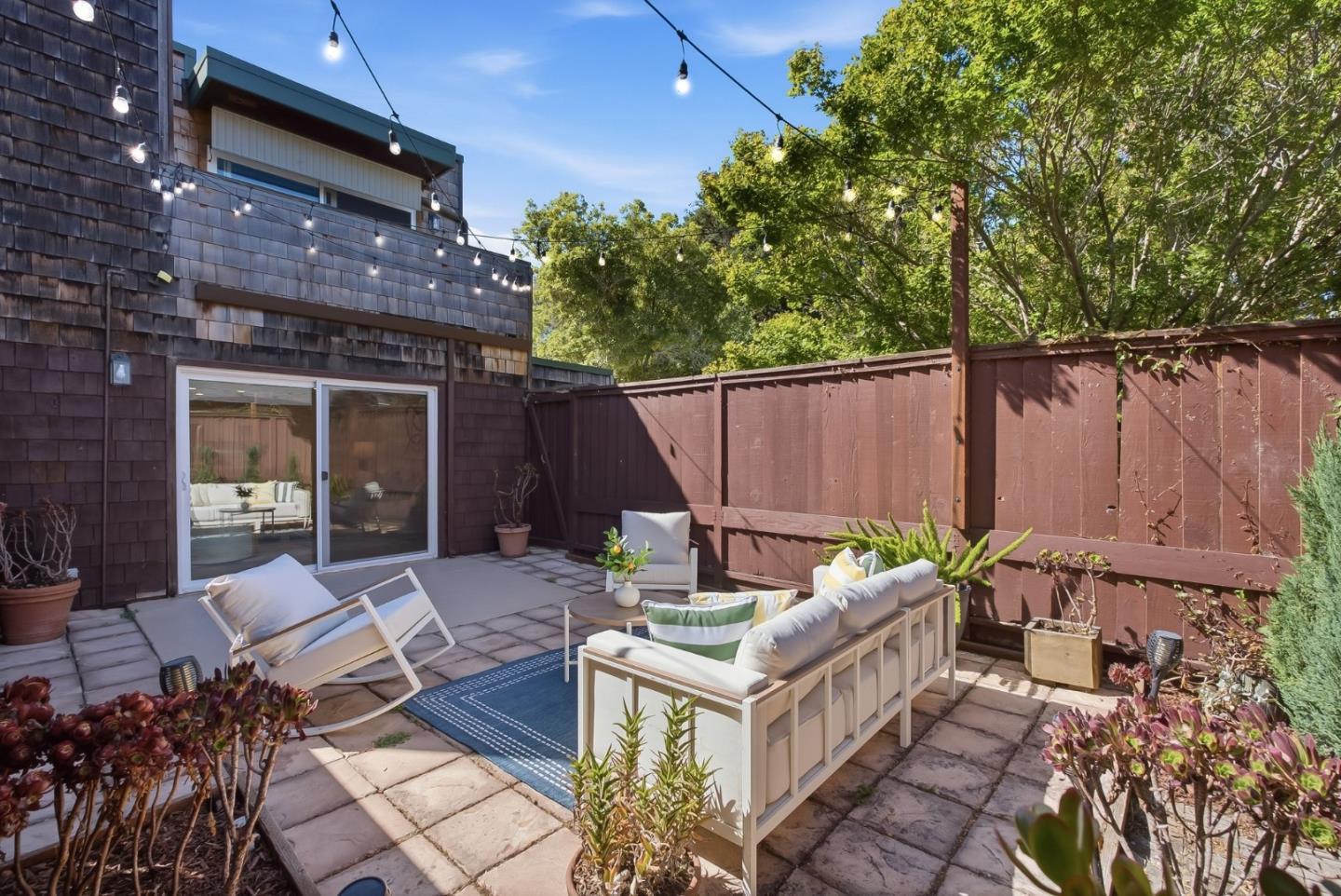 633 Forest Avenue