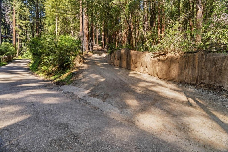 000 Band Road