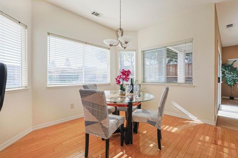 Tiny photo for 424 Coventry Place, DANVILLE, CA 94506 (MLS # ML82034061)