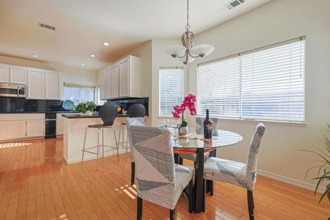 Tiny photo for 424 Coventry Place, DANVILLE, CA 94506 (MLS # ML82034061)