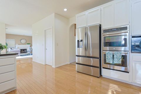 Tiny photo for 424 Coventry Place, DANVILLE, CA 94506 (MLS # ML82034061)