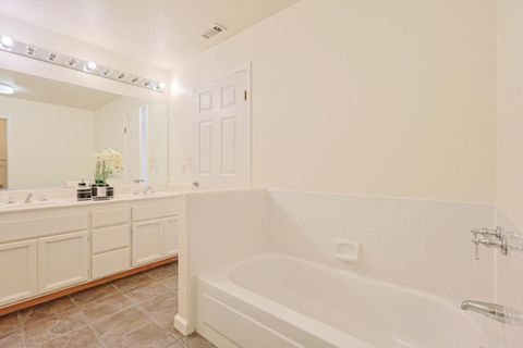 Tiny photo for 424 Coventry Place, DANVILLE, CA 94506 (MLS # ML82034061)