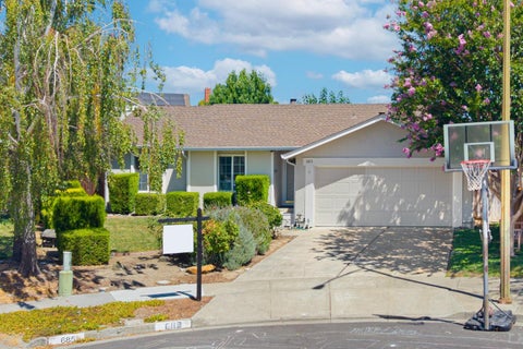 Photo of 683 Choctaw Court, SAN JOSE, CA 95123 (MLS # ML82059244)