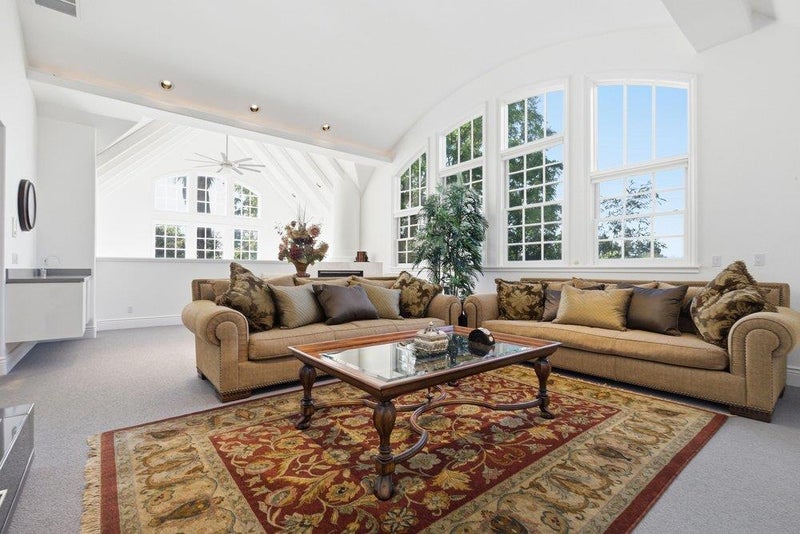 853 Riverside Drive