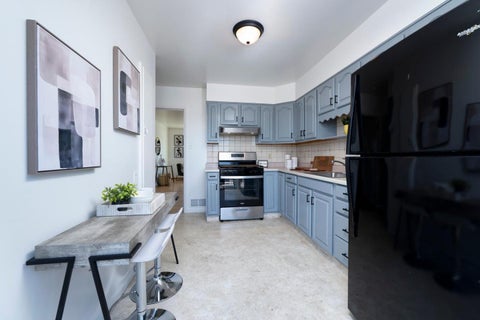 Tiny photo for 1021 Goettingen Street, SAN FRANCISCO, CA 94134 (MLS # ML82062522)