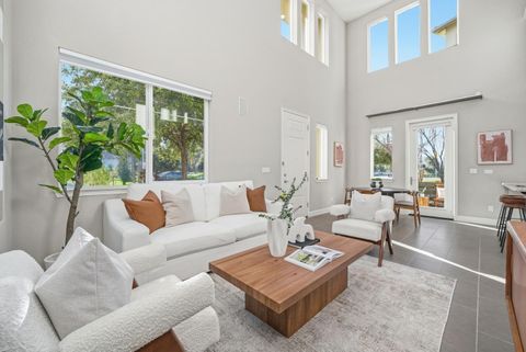 Photo of 1087 E Duane Avenue, SUNNYVALE, CA 94085 (MLS # ML82022265)