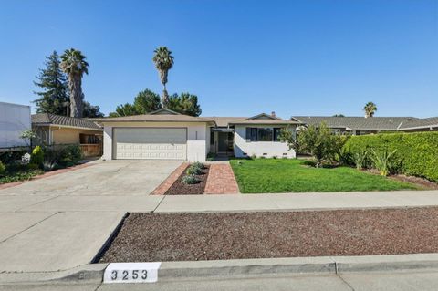 Photo of 3253 Arthur Avenue, SAN JOSE, CA 95127 (MLS # ML82025668)