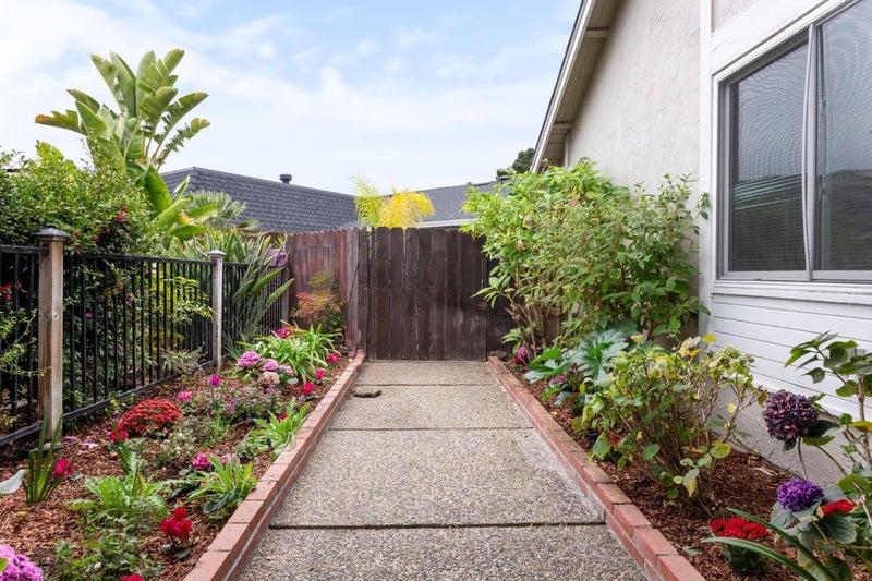 552 Skiff Circle