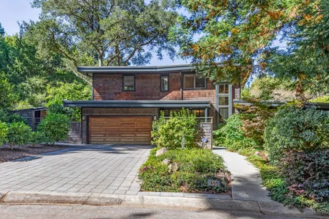 135 Wyndham Drive, Portola Valley, CA 94028 - #: ML82025987