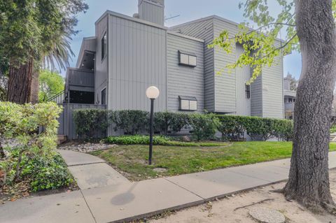 Photo of 4010 Williams Road #4, SAN JOSE, CA 95117 (MLS # ML82048412)