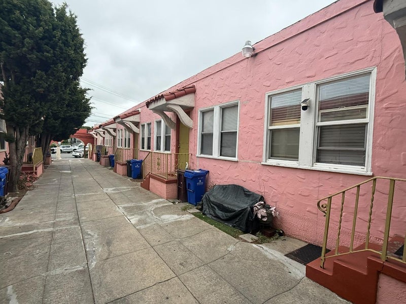 6114-6120 Foothill Boulevard