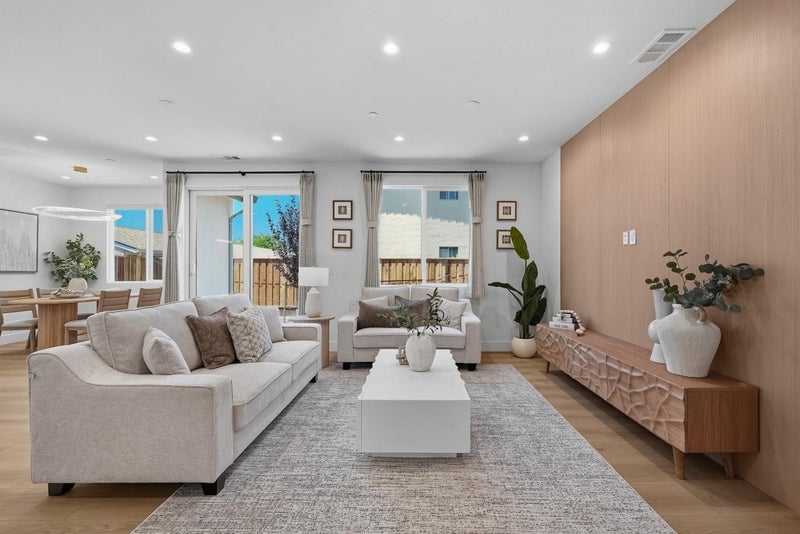 16 Silver Elm Court