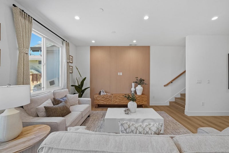 16 Silver Elm Court