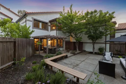 102 Calle Nivel, Los Gatos, CA 95032 - MLS#: ML82006644