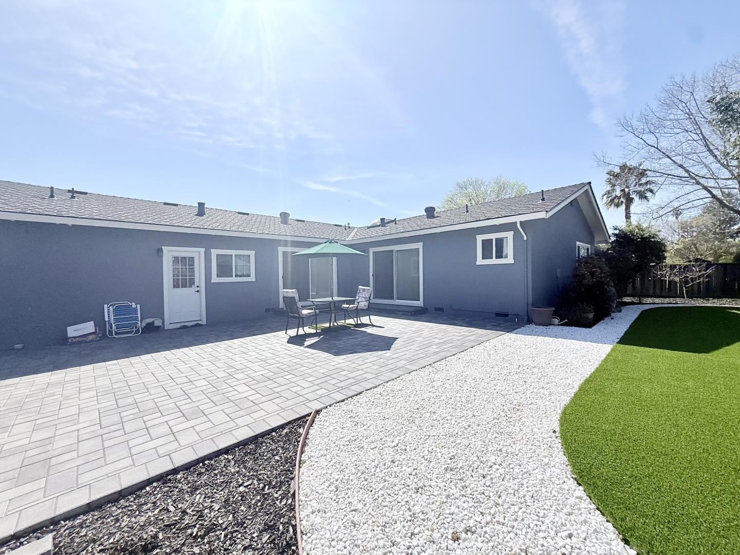 1121 Corvallis Drive