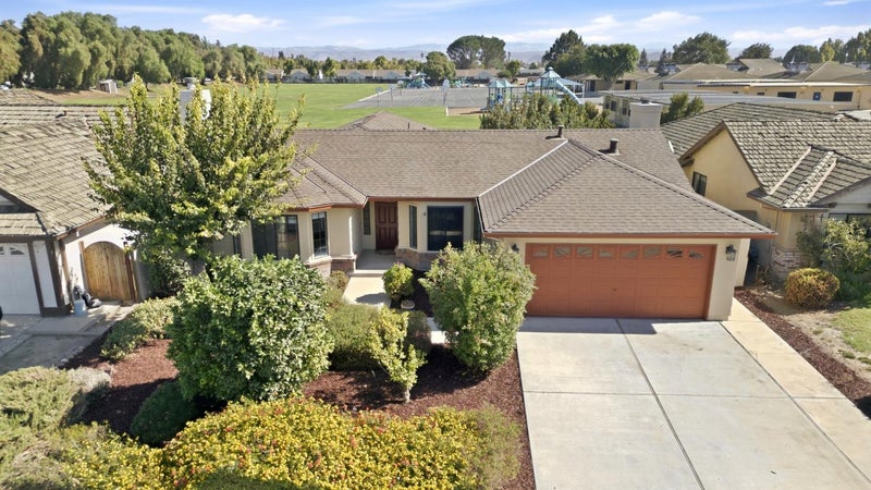 627 Heritage Court