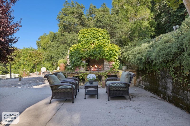 6790 Redwood Retreat Road