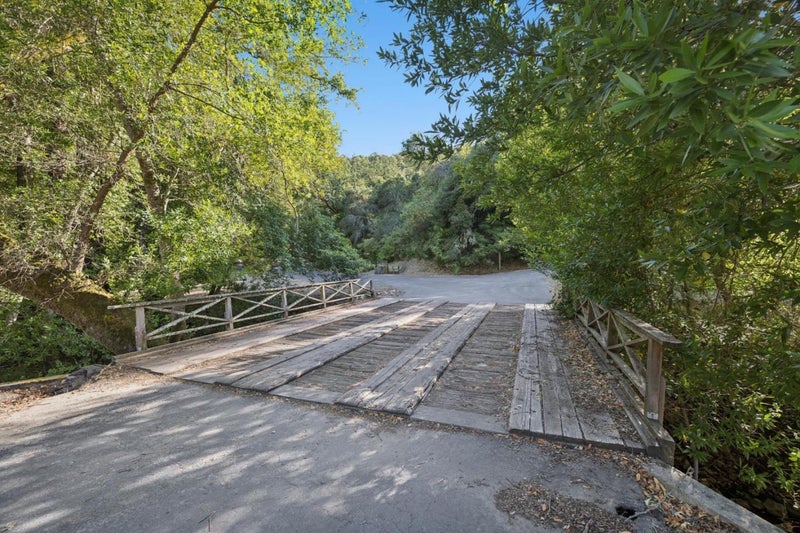 6790 Redwood Retreat Road
