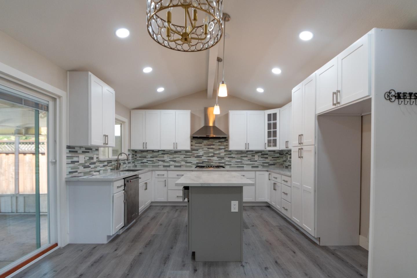 77 Shenado Place