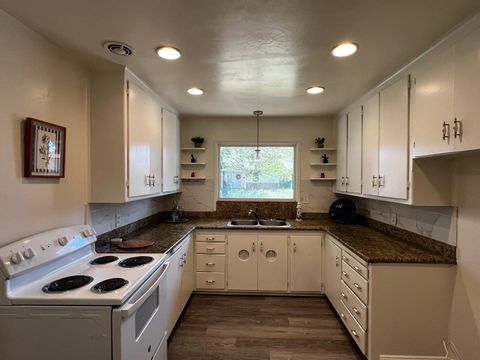 Tiny photo for 1805 De Ovan Avenue, STOCKTON, CA 95204 (MLS # ML82030315)