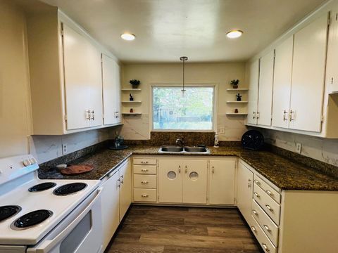 Tiny photo for 1805 De Ovan Avenue, STOCKTON, CA 95204 (MLS # ML82030315)