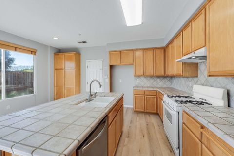 Tiny photo for 27 Tradition Way, BRENTWOOD, CA 94513 (MLS # ML82039800)