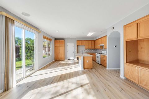 Tiny photo for 27 Tradition Way, BRENTWOOD, CA 94513 (MLS # ML82039800)