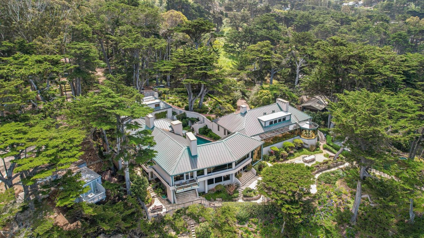 157, 163 Spindrift Road