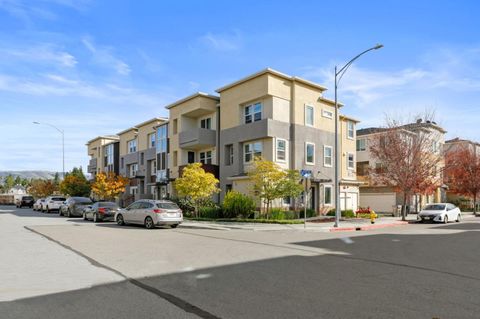 Photo of 1038 Giacomo Lane, SAN JOSE, CA 95131 (MLS # ML82030645)