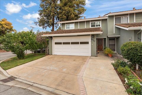 Photo of 1010 Polk Lane, SAN JOSE, CA 95117 (MLS # ML82022125)
