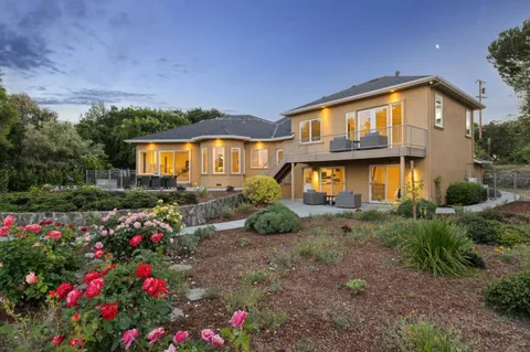 140 Ridgeway Road, Woodside, CA 94062 - #: ML82041471
