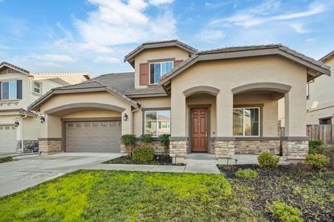 Photo of 617 Copper Ridge Way, Oakley, CA 94561 (MLS # ML82031147)